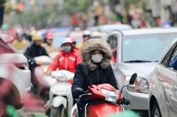 Không khí lạnh tiếp tục tăng cường gây mưa dông gió rét, nguy cơ lũ lên
