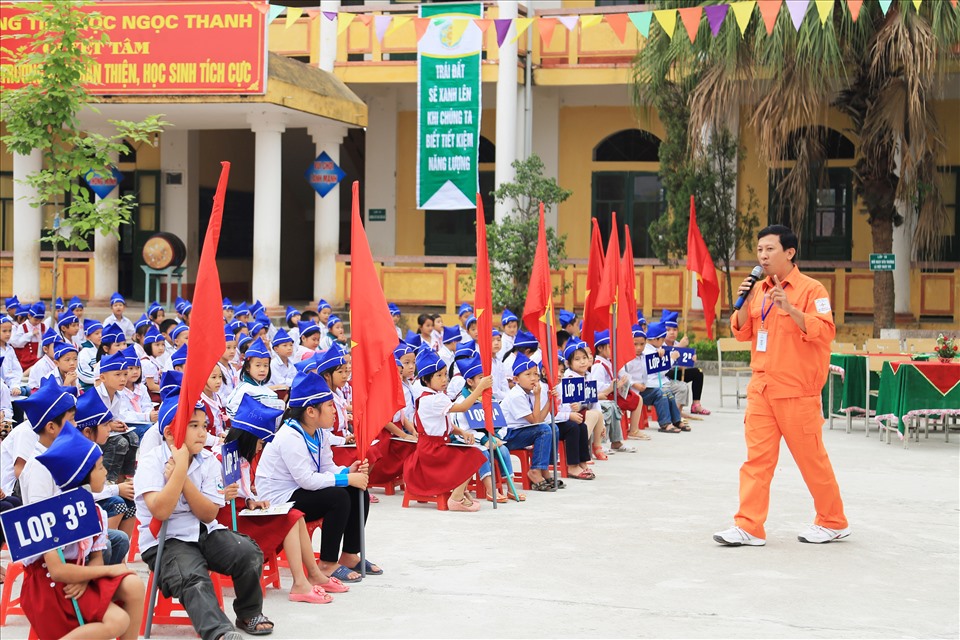 EVNNPC triển khai nhiều hoạt động trong tháng “Tri ân khách hàng” với tổng chi phí lên tới 17 tỷ đồng. Ảnh: EVNNPC