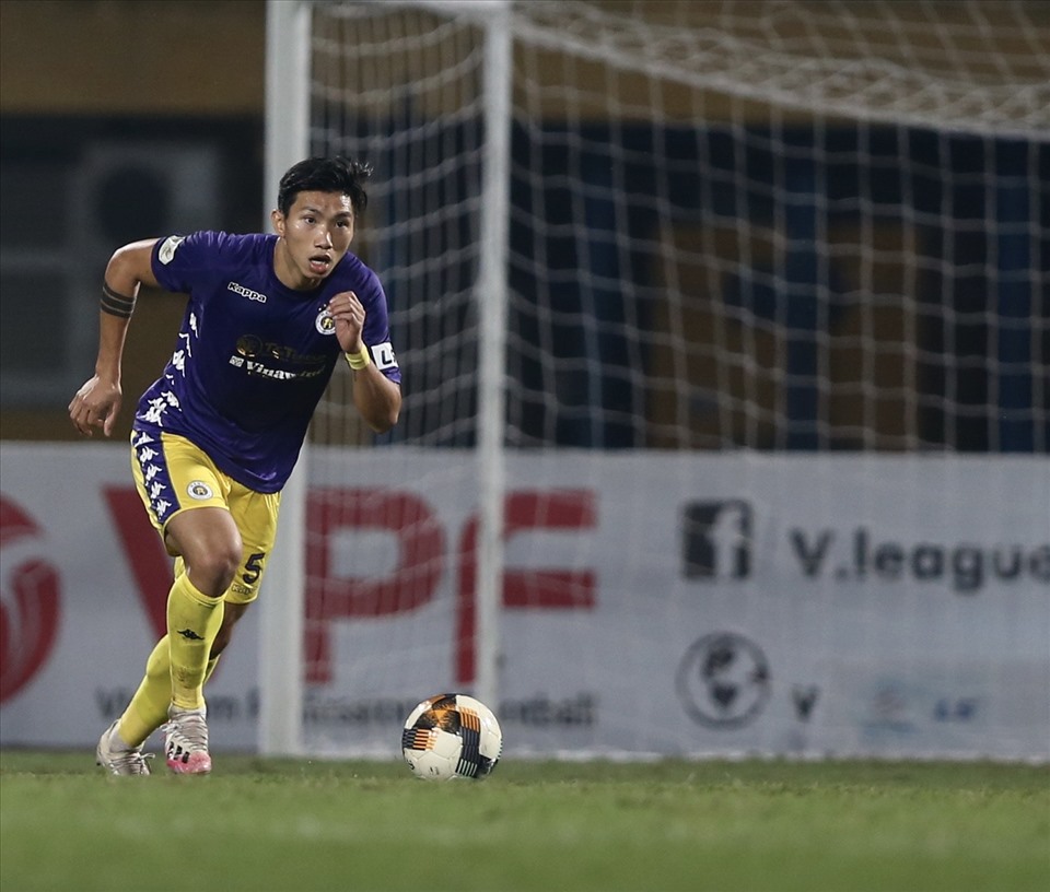 Văn Hậu có trận đấu đầu tiên ở V.League 2020. Ảnh: Hải Đăng