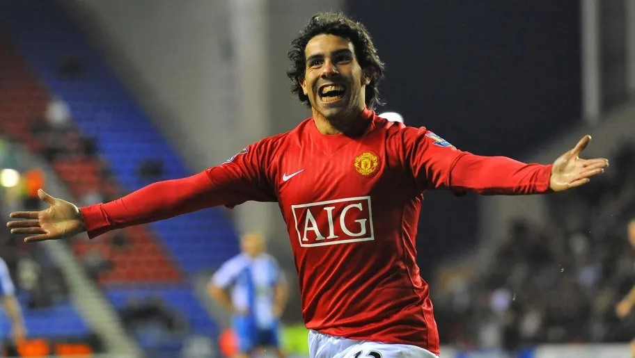 Tevez từng thi đấu thành công cho M.U. Ảnh: Champions League.