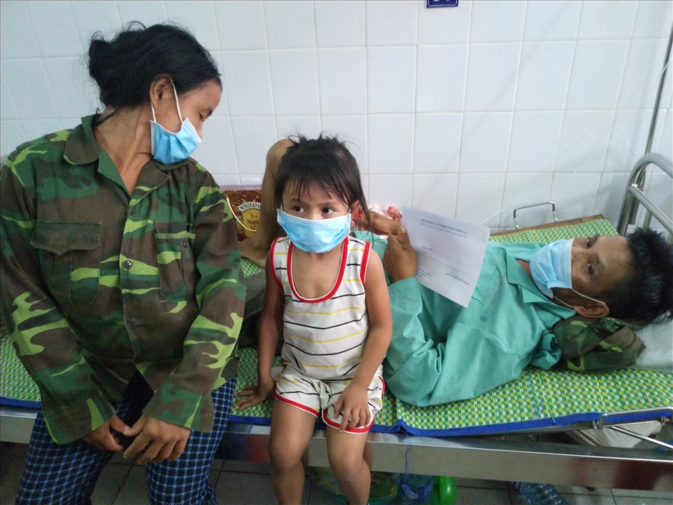 Một hoàn cảnh thương tâm khác là nạn nhân của bão lũ ở Quảng Nam. Ảnh: K.Q