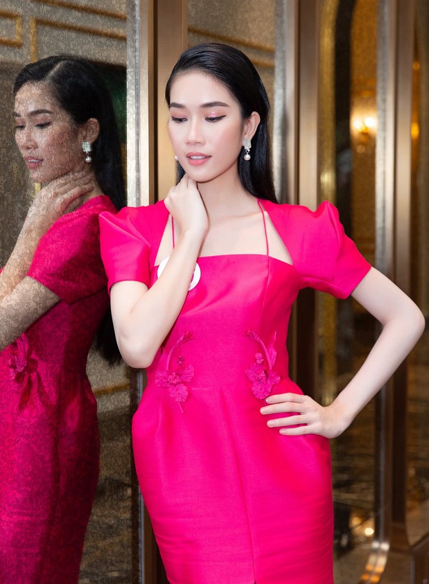 Phạm Ngọc Phương Anh: Cô gái 22 tuổi là thủ khoa đầu vào khối song ngữ của THPT chuyên Lê Hồng Phong (TP.HCM). Trong quá trình học tập tại trường, Phạm Ngọc Phương Anh đạt giải ba kỳ thi học sinh giỏi quốc gia môn tiếng Pháp năm 2016. Trước khi đến với Hoa hậu Việt Nam 2020, người đẹp vừa lấy chứng chỉ Delf C1 môn tiếng Pháp (tương đương IELTS 8.0), đồng thời nhận thêm điểm thi IELTS 8.0. Sau khi tốt nghiệp THPT, Phương Anh đỗ cùng lúc 4 trường đại học. Cô thi đậu ĐH Ngọai thương TP HCM, được tuyển thẳng ĐH Ngoại thương Hà Nội và ĐH Bách Khoa TP HCM. Tuy nhiên, người đẹp chọn ĐH RMIT vì được trường tài trợ học bổng 100% bốn năm học. Trong quãng thời gian sinh viên, Phương Anh hoạt động năng nổ nhưng vẫn giữ được thành tích tốt. Năm bốn đại học, cô được nhận học bổng sang Iceland để trao đổi văn hóa.