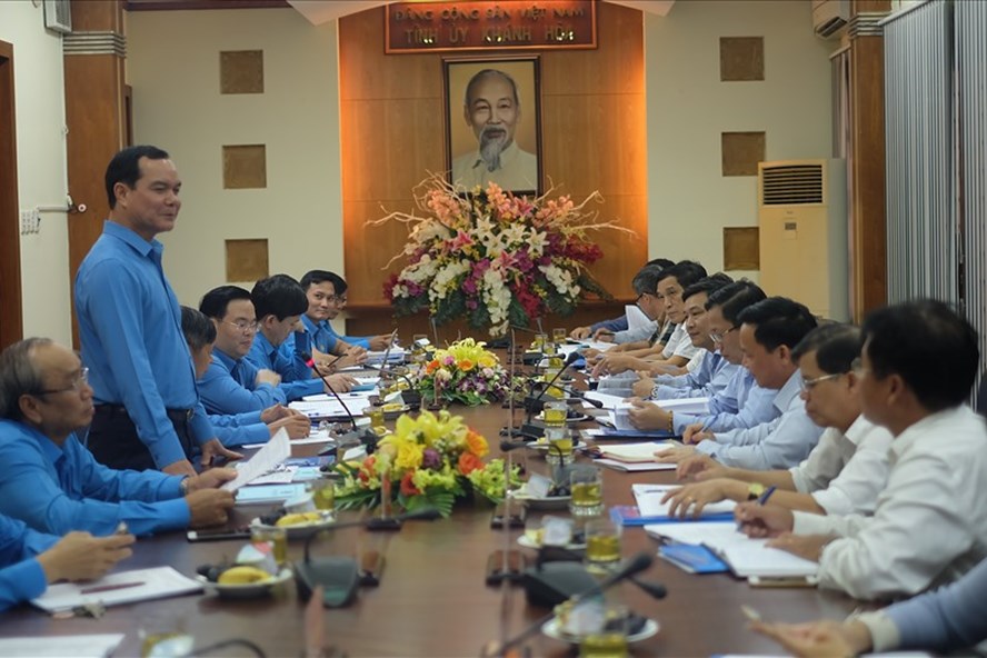 Tổng LĐLĐ VN làm việc với Tỉnh ủy, UBND tỉnh Khánh Hòa. Ảnh: Nhiệt Băng