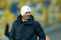 Real Madrid mất kiểm soát: Chờ tài lèo lái của Zidane