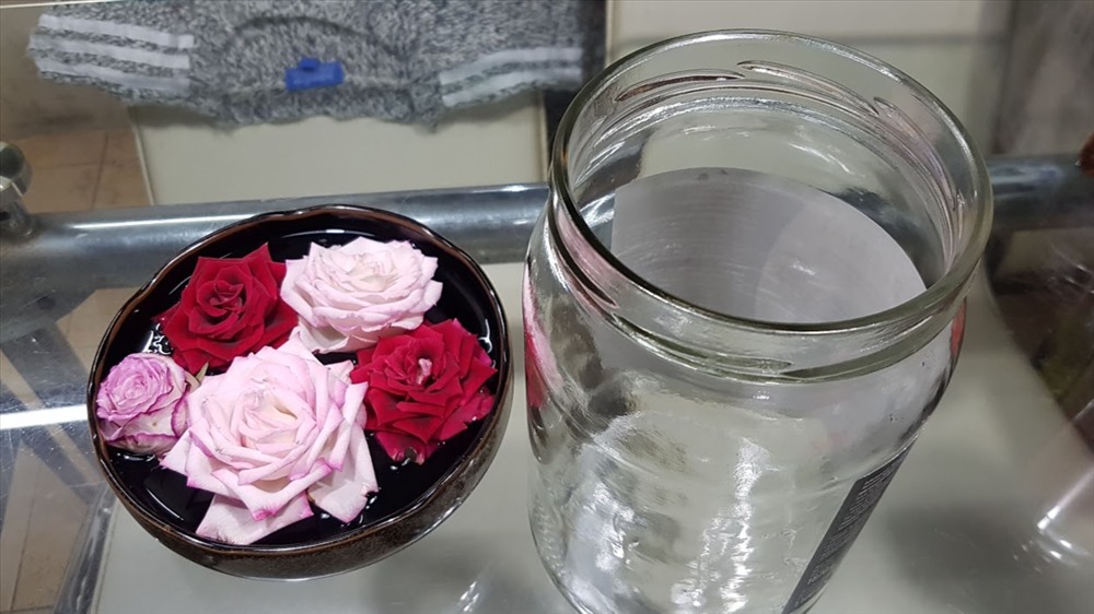 1 lọ thủy tinh sạch dung tích khoảng 2-3 lít tùy lượng ngồng tỏi