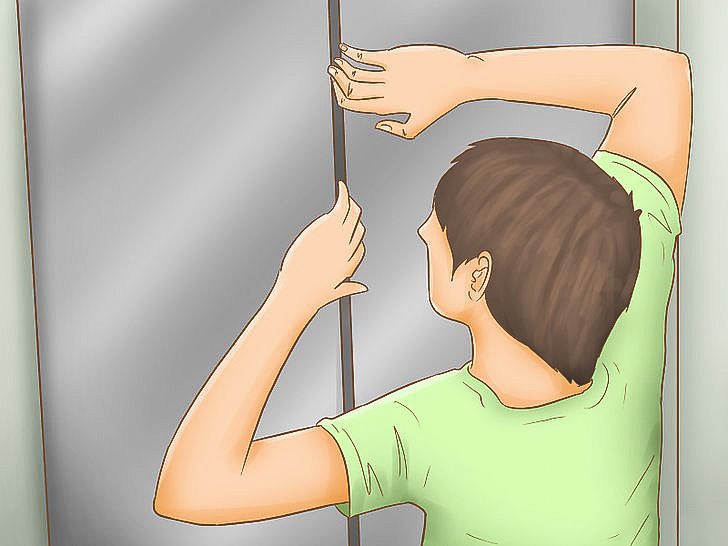 Bạn không nên tìm cách phá thang máy để thoát thân vì điều này gần như là không thể. Ảnh minh họa: ST