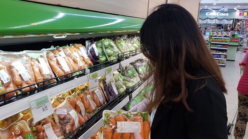 Giá thịt lợn ở mức cao ảnh hưởng đến đời sống người tiêu dùng. Ảnh: Kh.V