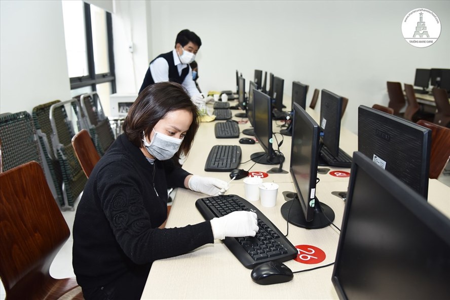 Giáo viên tất bật dọn trường lớp để đón học sinh trở lại