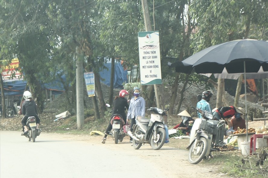 Từ ngày 13.2, tại xã Sơn Lôi (huyện Bình Xuyên) bắt đầu thực hiện việc khoanh vùng, phong tỏa, cách ly. Ảnh T.Vương