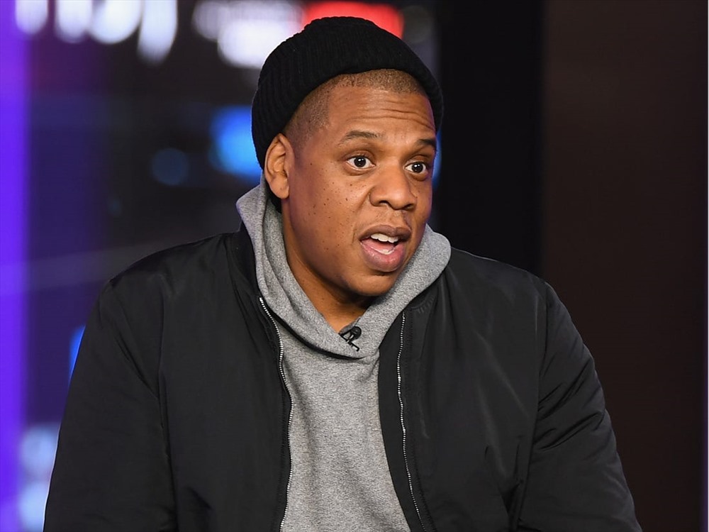 Nam rapper s hu mt danh mc u t tng i a dng t c phiu, bt ng sn, b su tp ngh thut cho n nhng thng hiu qun ¨¢o, hay dch v ph¨¢t nhc trc tuyn. nh: Business Insider