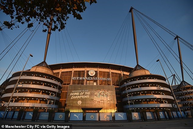Sân Etihad nhận tin dữ. Ảnh: Getty.