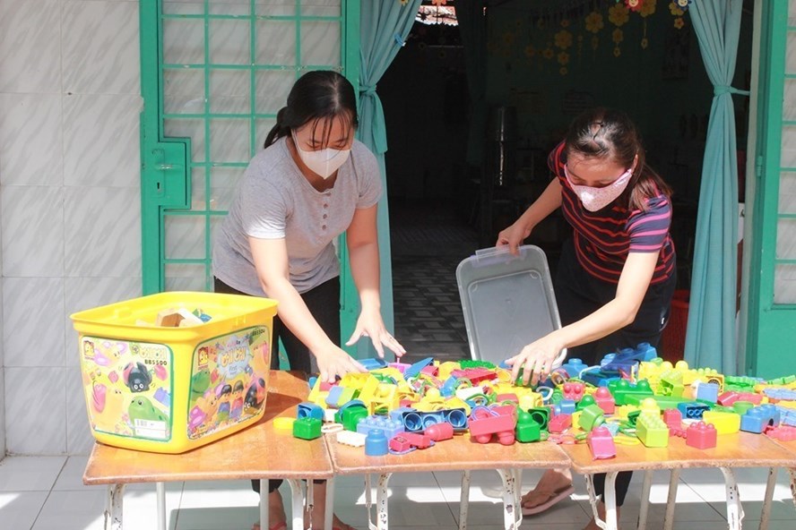 Phụ huynh, giáo viên xoay xở với chuyện “học - nghỉ” của học sinh