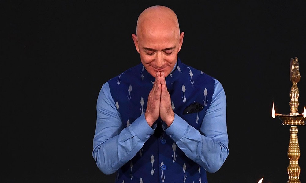 Sau vụ ly hôn với vợ, tài sản của CEO Amazon giảm xuống đáng kể. Tuy nhiên, chỉ tính từ đầu tháng 10.2019 đến nay, tài sản của người giàu nhất hành tinh tăng chóng mặt từ 107,8 tỉ USD lên 129,9 tỉ USD (tức tăng 22,1 tỉ USD). Ảnh: Getty