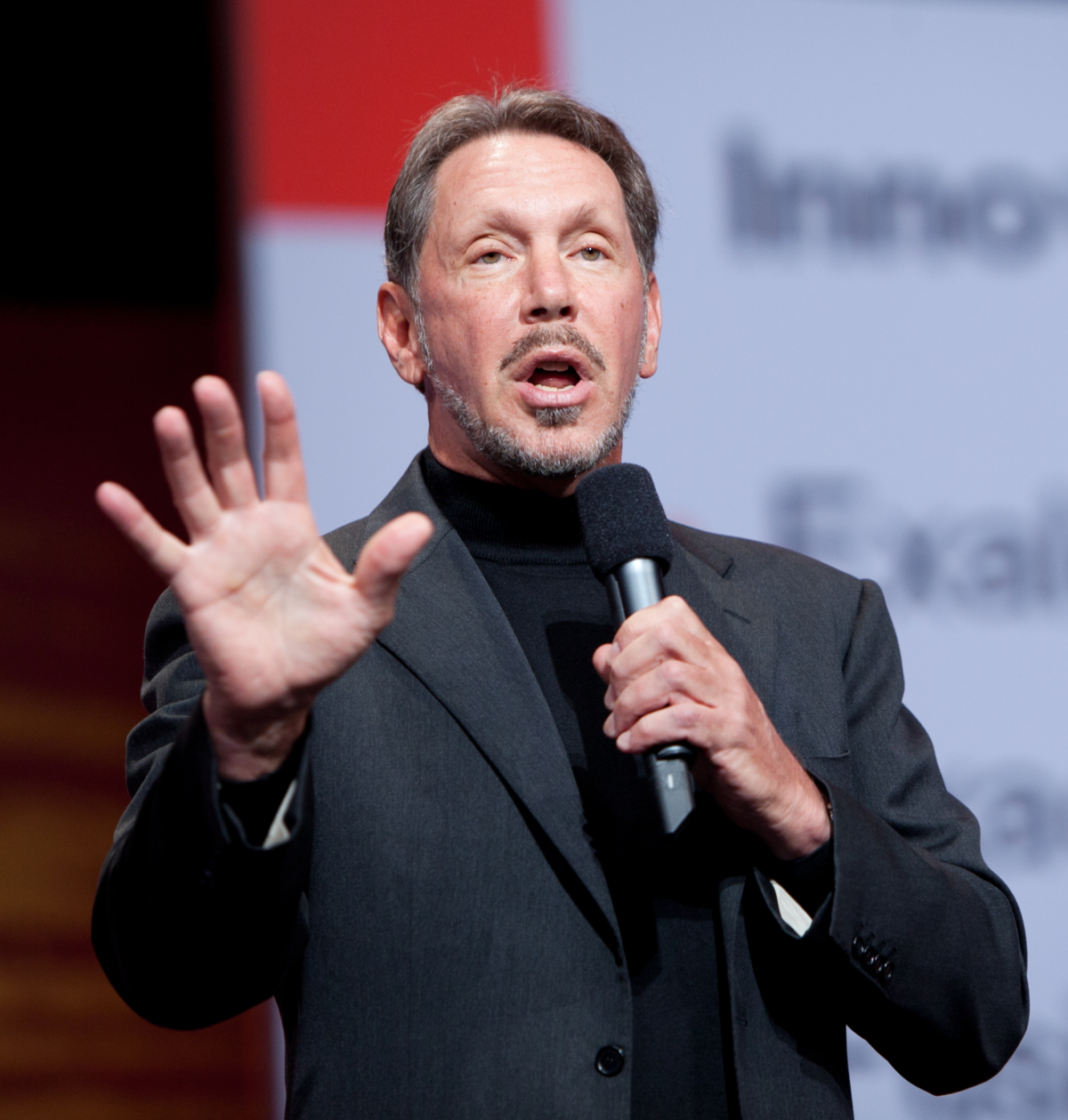 Ellison là người sáng lập và CTO của công ty Thung lũng Silicon, Oracle. Ellison cũng được bổ nhiệm vào ban giám đốc của Tesla vào cuối năm ngoái. Ảnh: ST