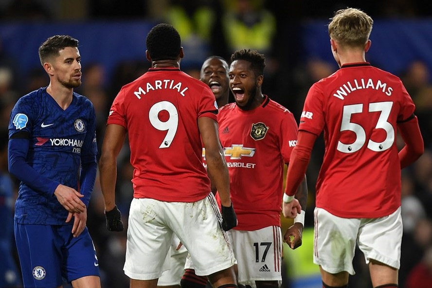 Bị VAR từ chối 2 bàn thắng, Chelsea đành chịu thất thủ trước Man United