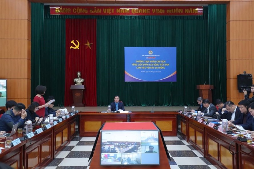 Toàn cảnh buổi làm việc của Thường trực Đoàn Chủ tịch Tổng Liên đoàn Lao động Việt Nam với Báo Lao Động. Ảnh: Sơn Tùng