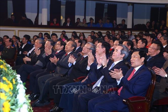 Các đồng chí lãnh đạo Đảng, Nhà nước và các đại biểu tham dự Chương trình. Ảnh: Minh Quyết/TTXVN