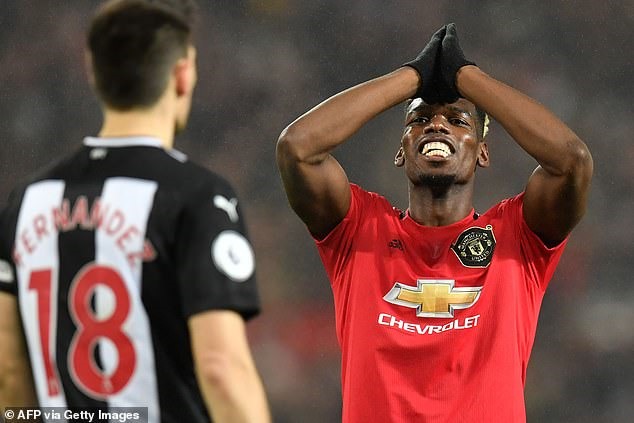 Có lẽ khi bình phục, Pogba cũng nói luôn lời chia tay với M.U. Ảnh: Getty.