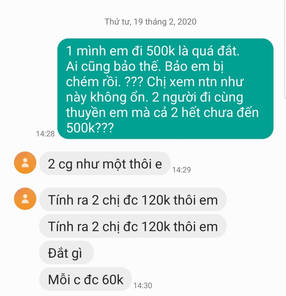 Đoạn tin nhắn của du khách thắc mắc với một “cò đò” chùa Hương. Ảnh: Tùng Giang.