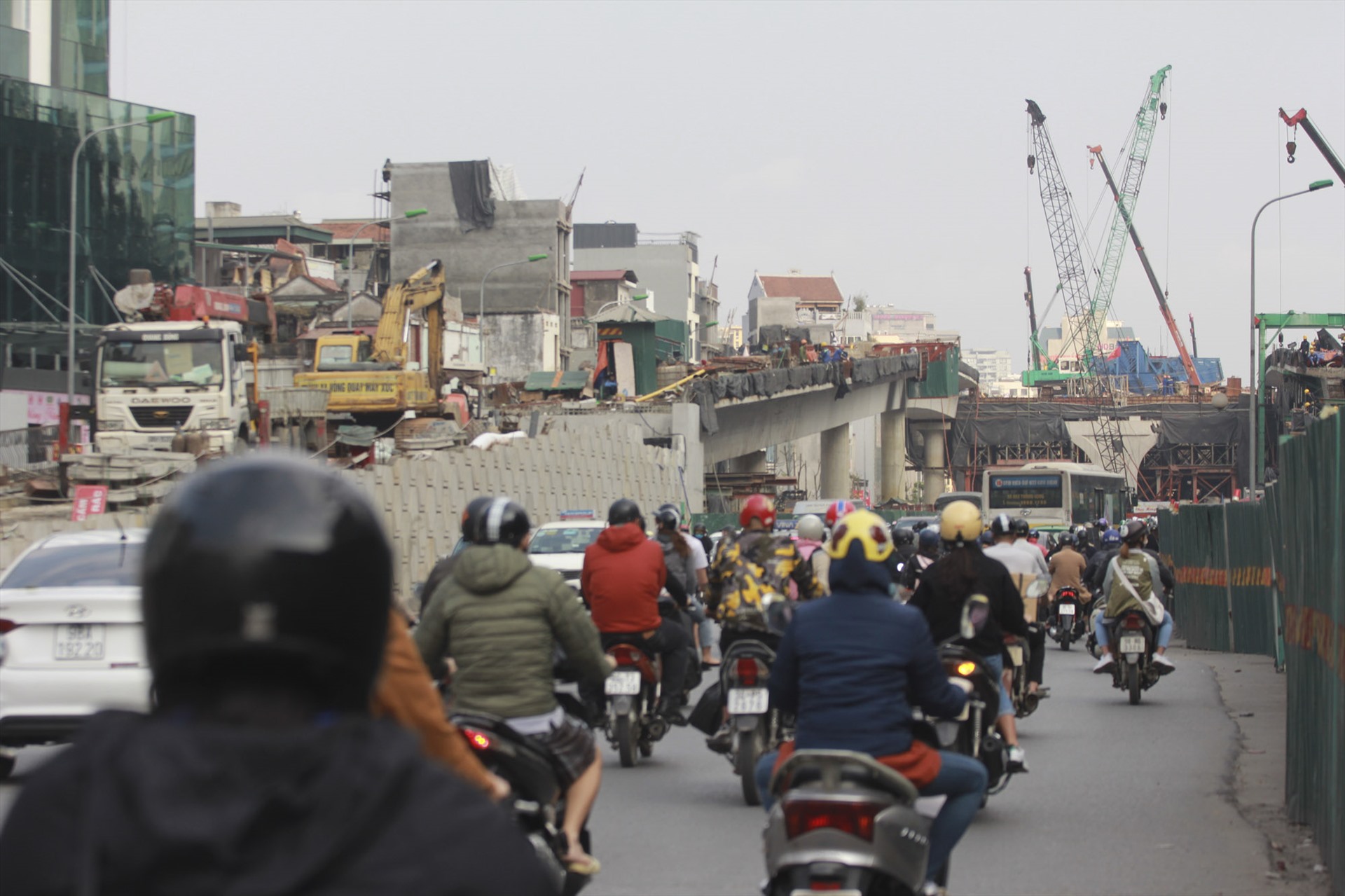 Ngày 22.4, UBND TP. Hà Nội đã chính thức khởi công tuyến đường vành đai 2 trên cao, đoạn từ Vĩnh Tuy đến Ngã Tư Sở. Chủ đầu tư cam kết sẽ hoàn thành dự án vào năm 2020.