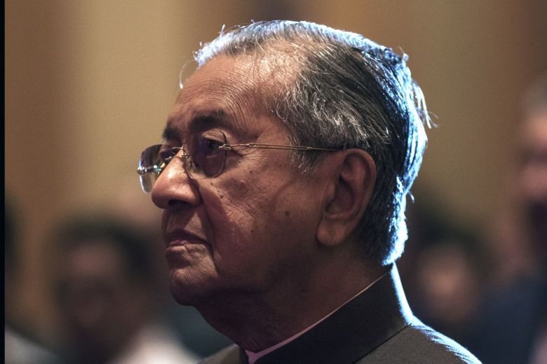 thu tuong malaysia mahathir mohahad dot ngot tu chuc