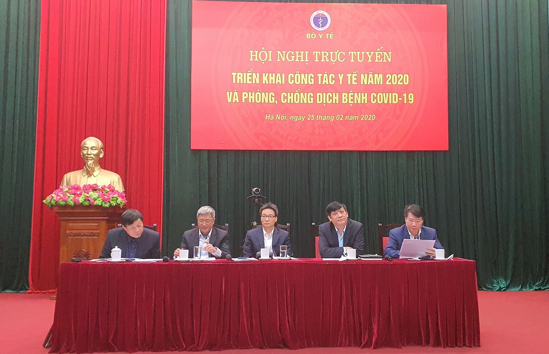 Phó Thủ tướng chủ trì hội nghị. Ảnh: PV
