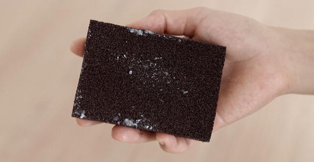 Mút tạo bọt cần được thay một tuần một lần để đảm bảo sạch sẽ