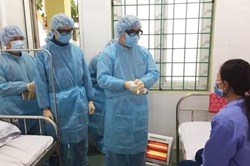 Điều chưa kể của những bác sĩ ngày đêm chống dịch COVID-19
