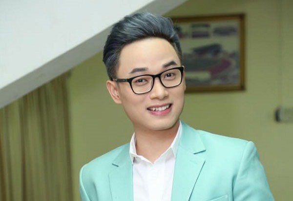 Trúc Nhân với MV “Sáng mắt chưa” khuấy đảo cả thị trường âm nhạc Việt Nam lẫn Thái Lan trong thời gian dài.