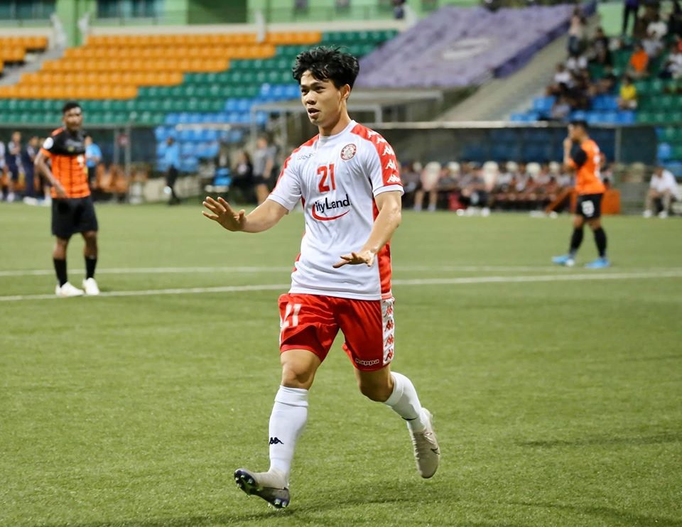 Công Phượng đang chơi ấn tượng trong màu áo câu lạc bộ Thành phố Hồ Chí Minh. Ảnh: TPHCMFC