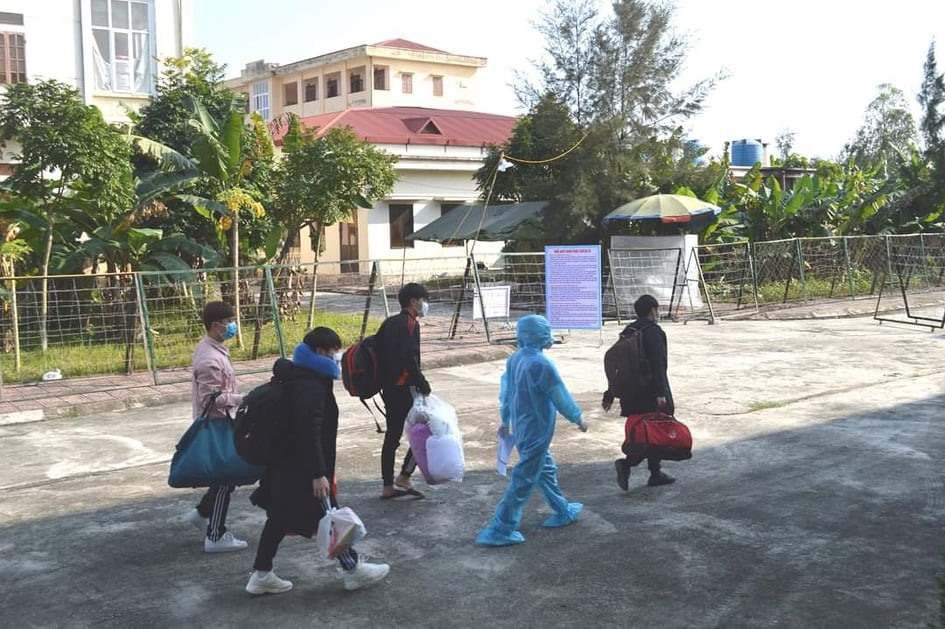 Trung tâm Kiểm soát bệnh tật tỉnh Thái Bình tiếp tục chuẩn bị, dự trù bổ sung và cung cấp trang thiết bị, vật tư y tế, cơ số thuốc thiết yếu cho khu cách ly nhằm đảm bảo tốt nhất yêu cầu cách ly phòng, chống dịch bệnh COVID-19