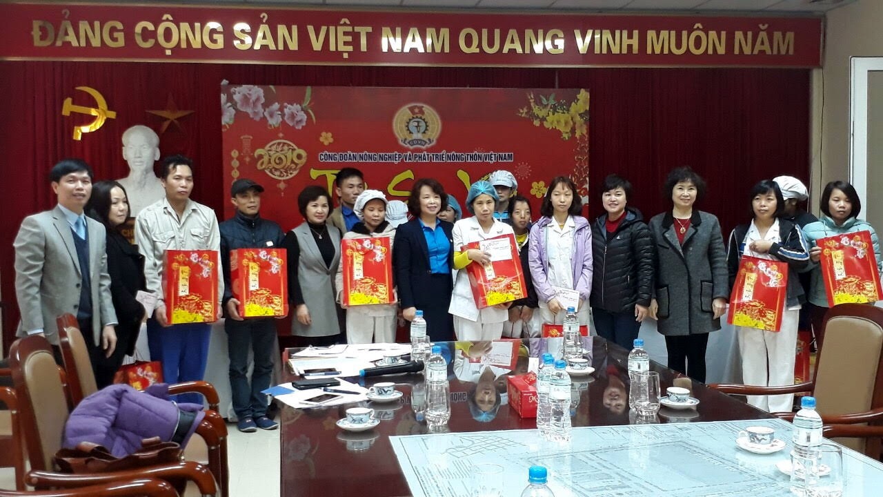 Dịp Tết Nguyên Đán 2019, Công đoàn Ngành đã trích từ Quỹ Xã hội hỗ trợ 500 đoàn viên, người lao động có hoàn cảnh khó khăn, mắc bệnh hiểm nghèo, tai nạn lao động số tiền hơn 200 triệu đồng