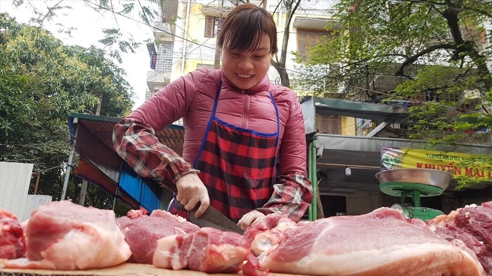 Giá thịt lợn sau Tết vẫn ở mức 170.000-200.000 đồng/kg. Ảnh: Kh.V