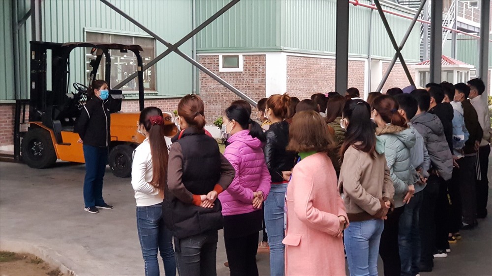 Tại các bộ phận, công đoàn công ty phối hợp doanh nghiệp tuyên truyền về dịch bệnh do vi rút Corona gây ra cũng như những biện pháp phòng ngừa dịch bệnh.