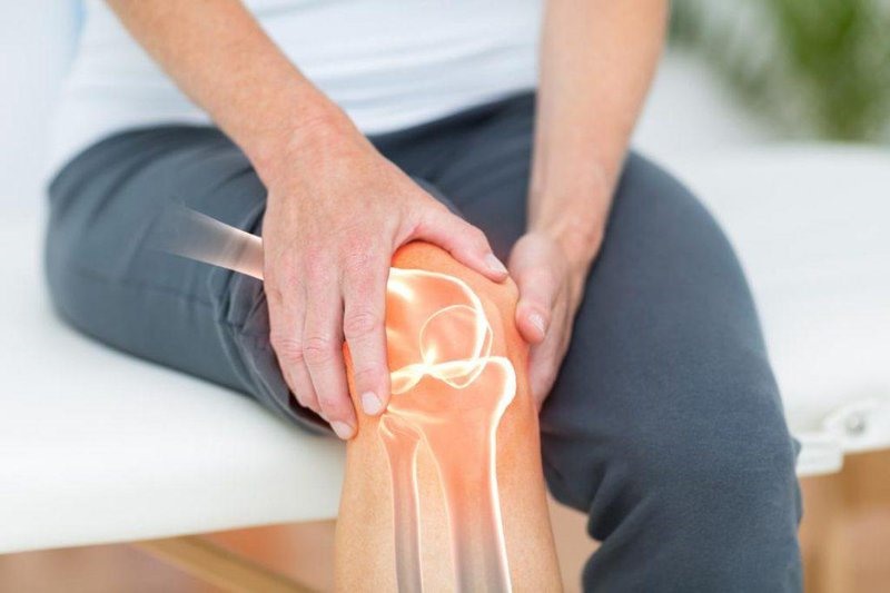 Giày cao gót tác động lớn đến đầu gối. Ảnh: T. L.