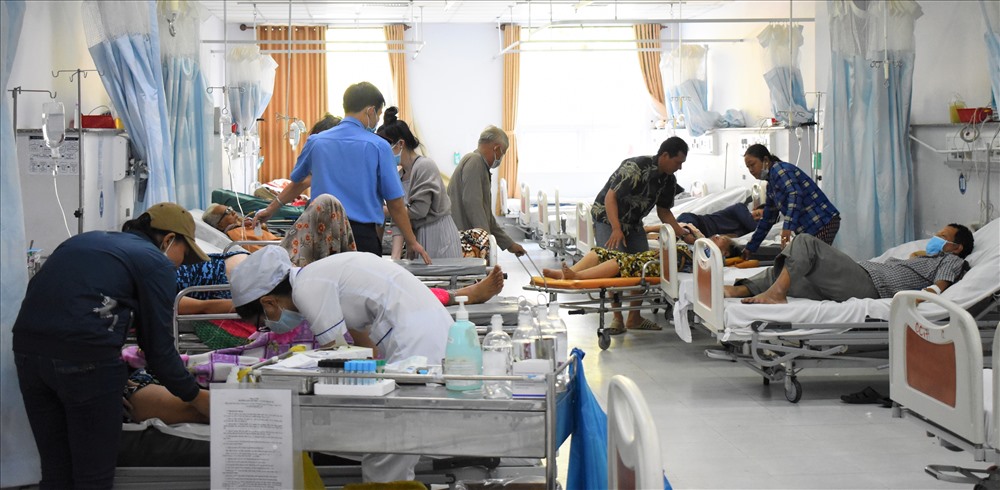 Các bệnh viện ở ĐBSCL đang bị thiếu hụt nghiêm trọng nguồn máu dự trữ. Ảnh: Hoạt động cấp cứu tại bệnh viện đa khoa TP.Cần Thơ