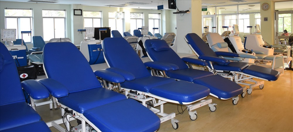 Do ảnh hưởng dịch virus Corona, người dân hạn chế đi hiến máu dẫn đến lượng máu dự trữ thiếu trầm trọng. Ảnh: Thành Nhân