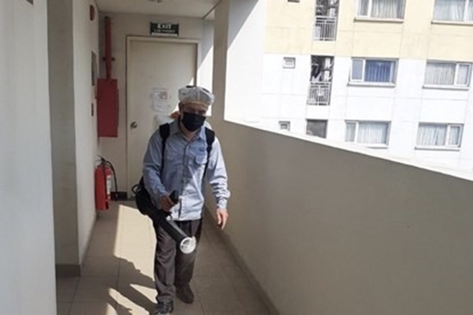Phun thuốc khử trùng để phòng chống virus Corona. Phun thuốc khử trùng để phòng chống virus Corona.