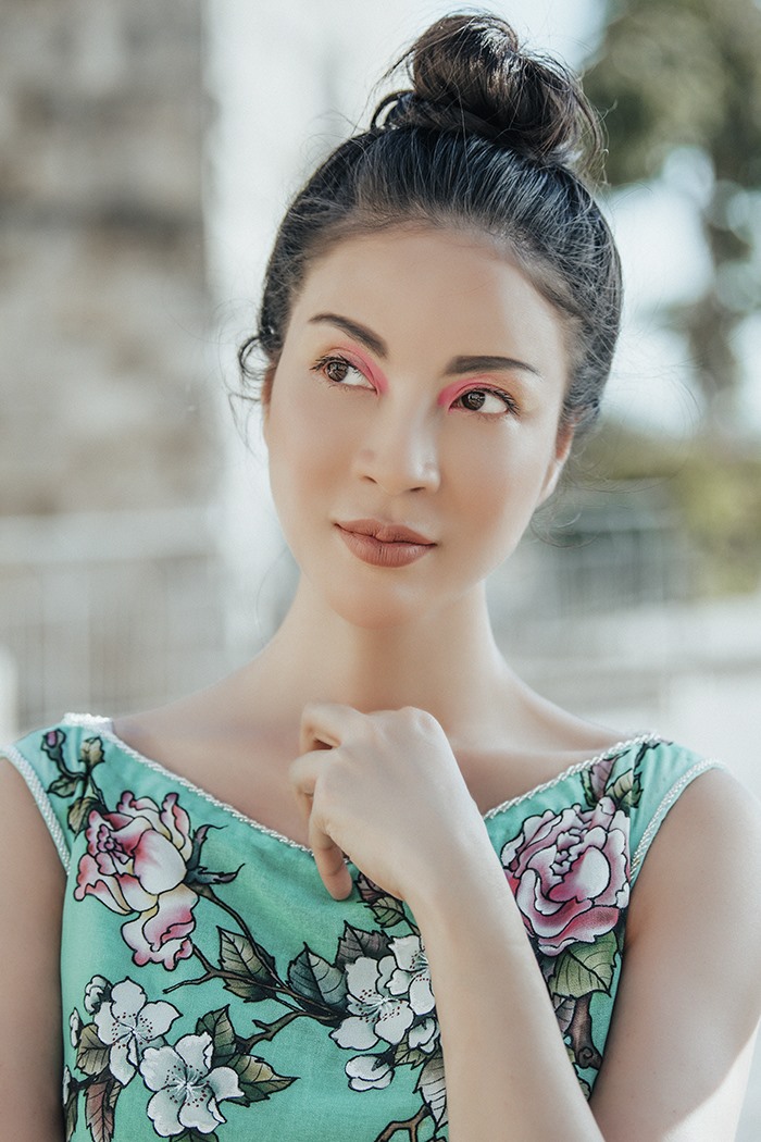 Nữ MC muốn giành nhiều thời gian chia sẻ với mọi người về văn hoá các quốc gia trên thế giới. Ảnh: TM.