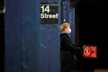 Dịch COVID-19 lây lan nhanh chóng ở Mỹ với hơn 1.000 ca bệnh