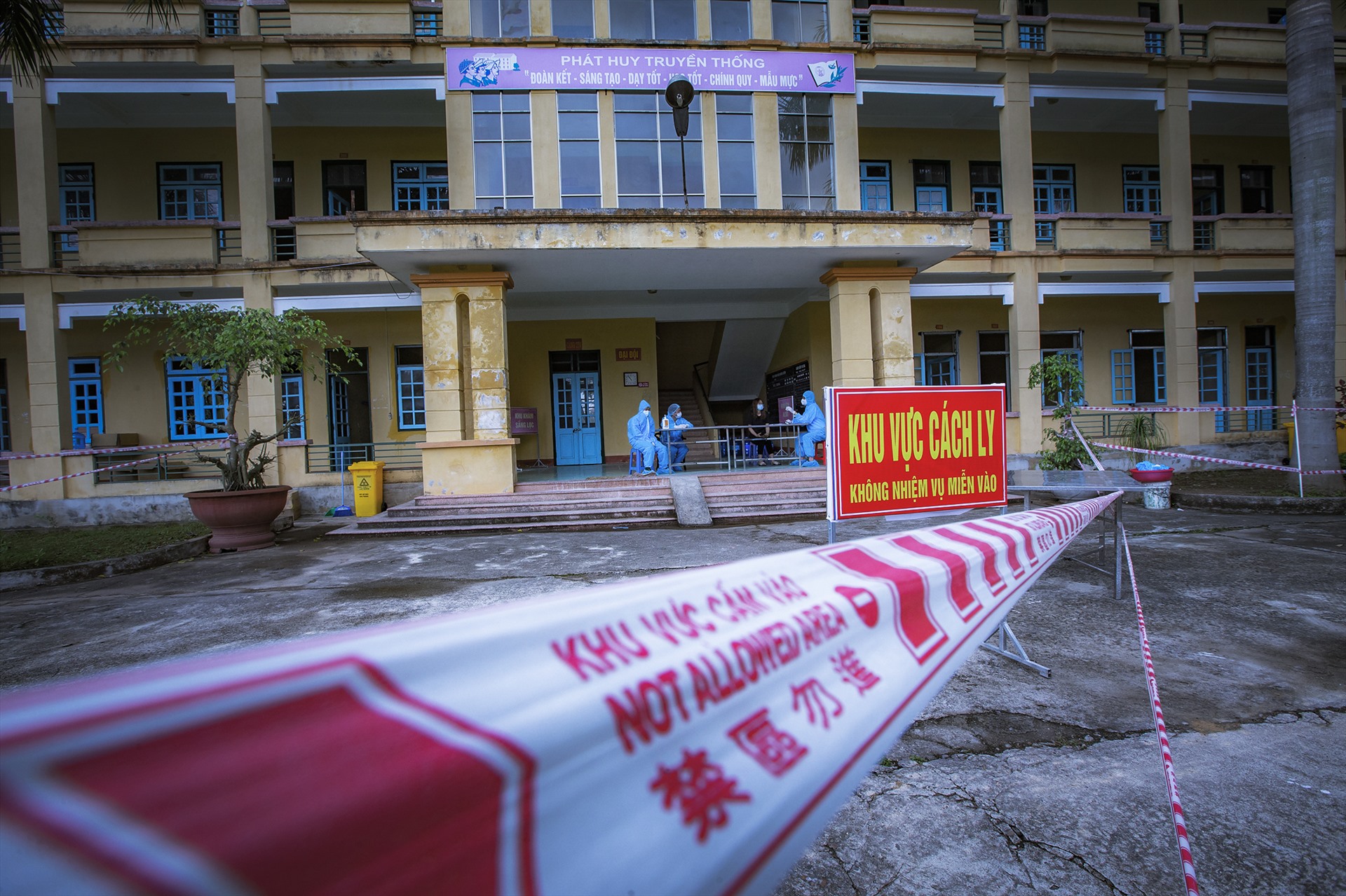 Khu cách ly trường Quân sự tỉnh Hoà Bình: "Cơm bưng, nước rót" tại phòng