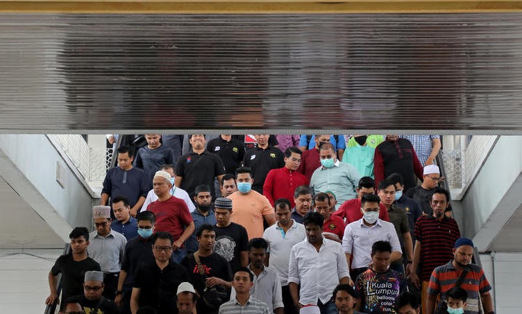 malaysia tang vot so ca covid 19 cao nhat dong nam a sau le nha tho