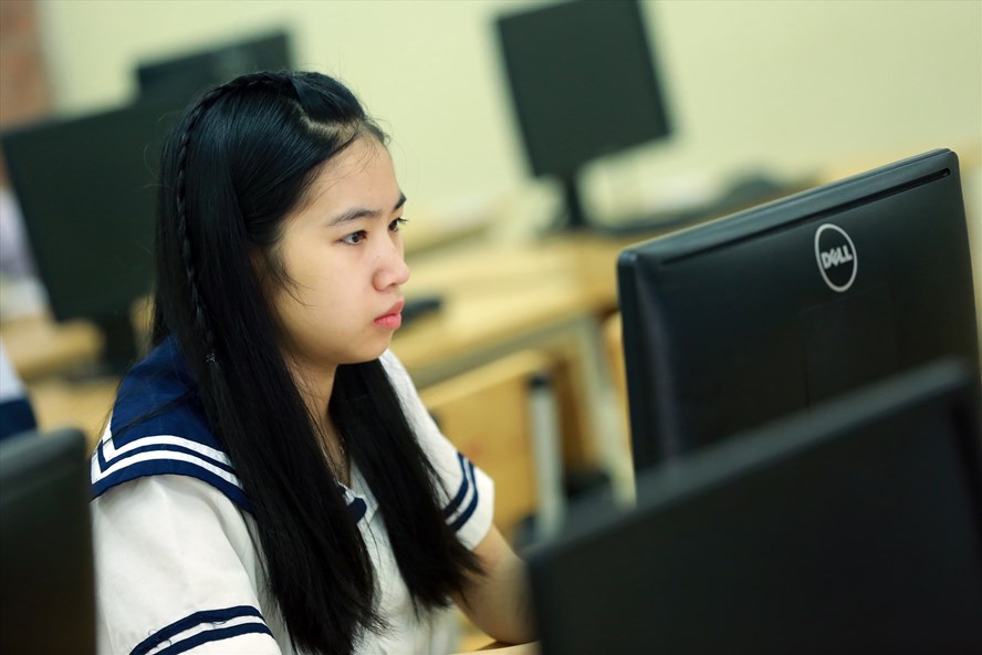 Thu tiền học online: Cần “cởi mở” hơn với các trường ngoài công lập thu tien hoc online can coi mo hon voi cac truong ngoai cong lap