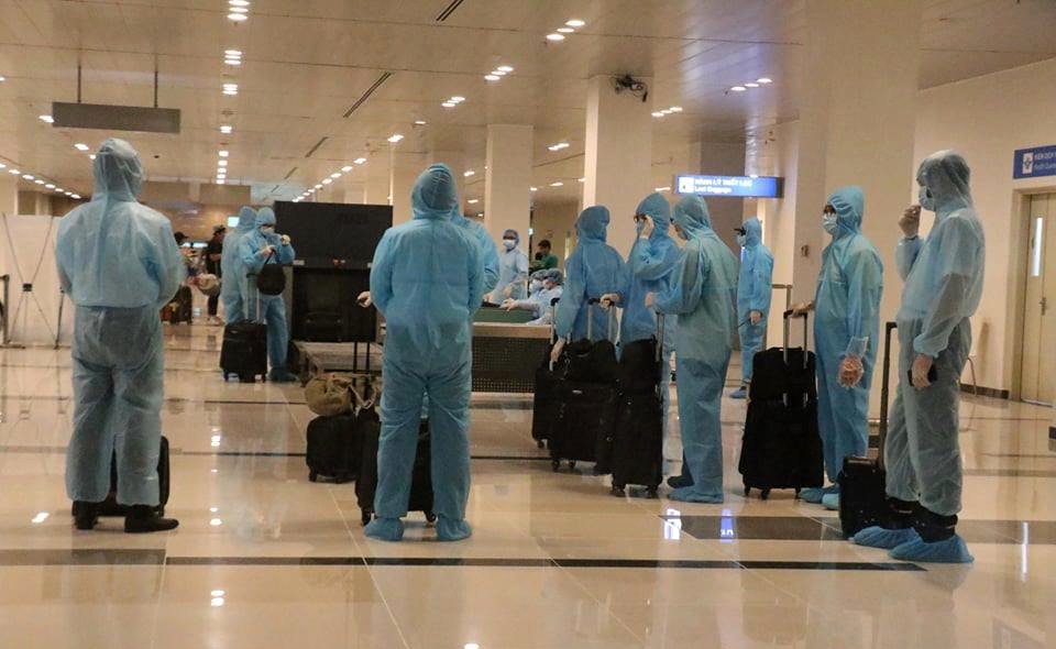 Công tác bảo hộ, đảm bảo an toàn chuyến bay được triển khai nghiêm ngặt. Ảnh: Minh Trung