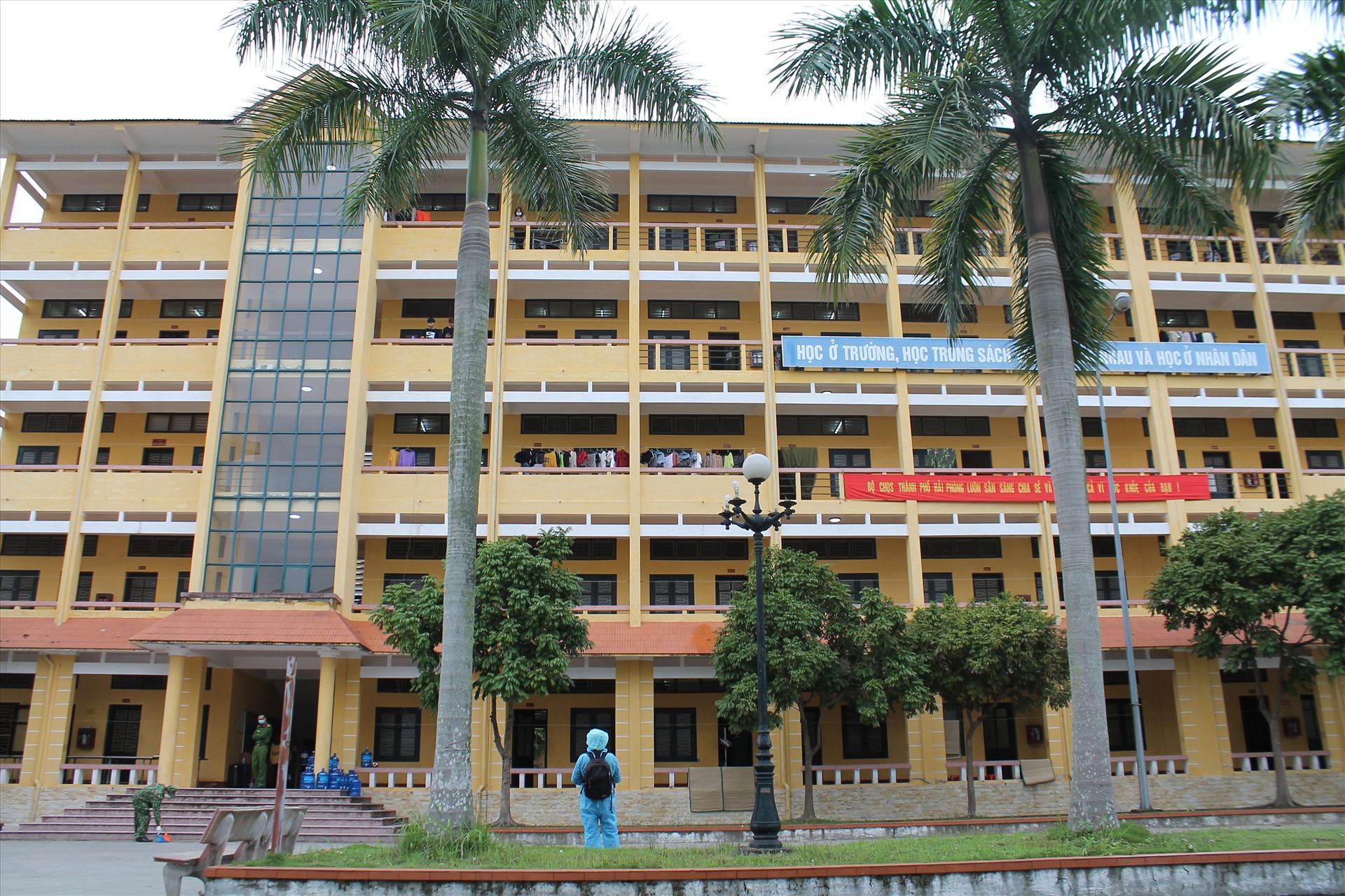 Khu cách ly tập trung tại Trường ĐH Hải Phòng. Ảnh Mai Dung