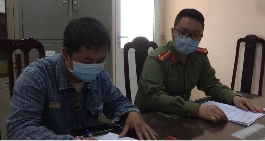 Lực lượng công an lập hồ sơ xử lý trường hợp tung tin sai sự thật.