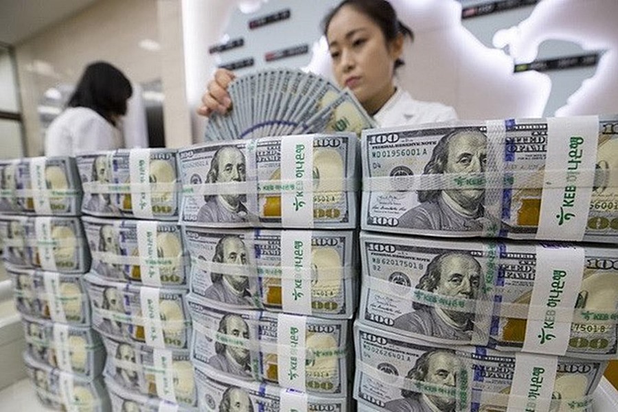 Tuần trồi sụt của chứng khoán, vàng giảm nhẹ nhà đầu tư vẫn lỗ chênh lệch