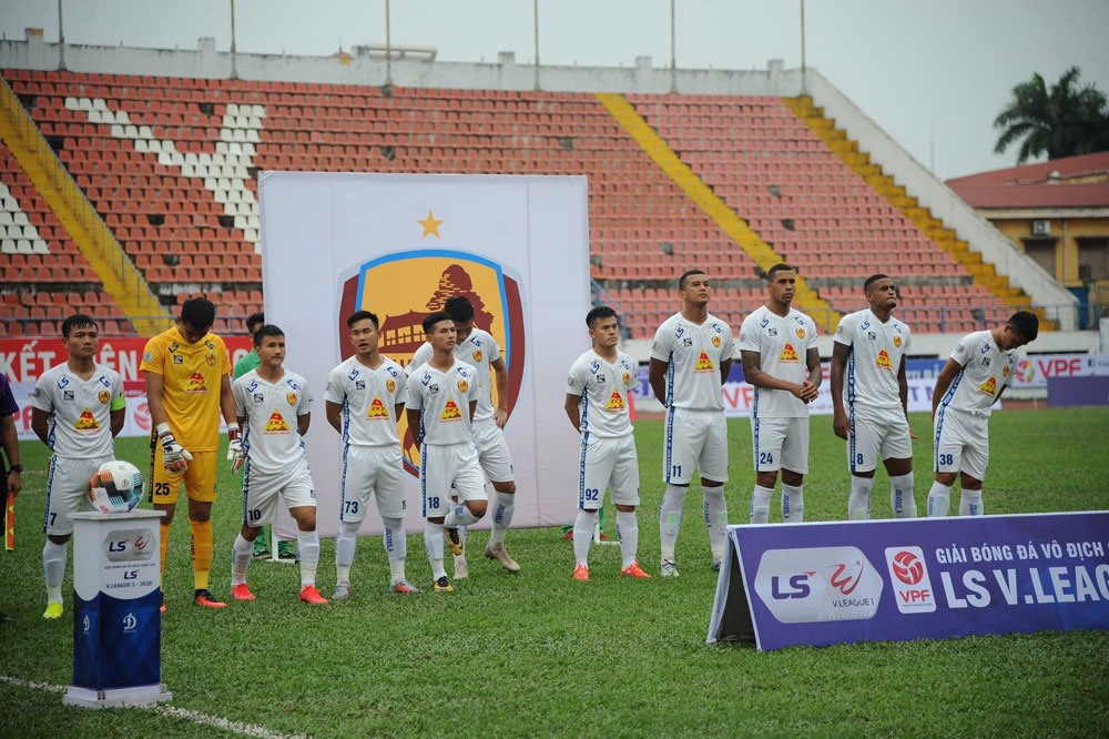 Các cầu thủ Quảng Nam tại vòng 2 V.League 2020. Ảnh: VPF