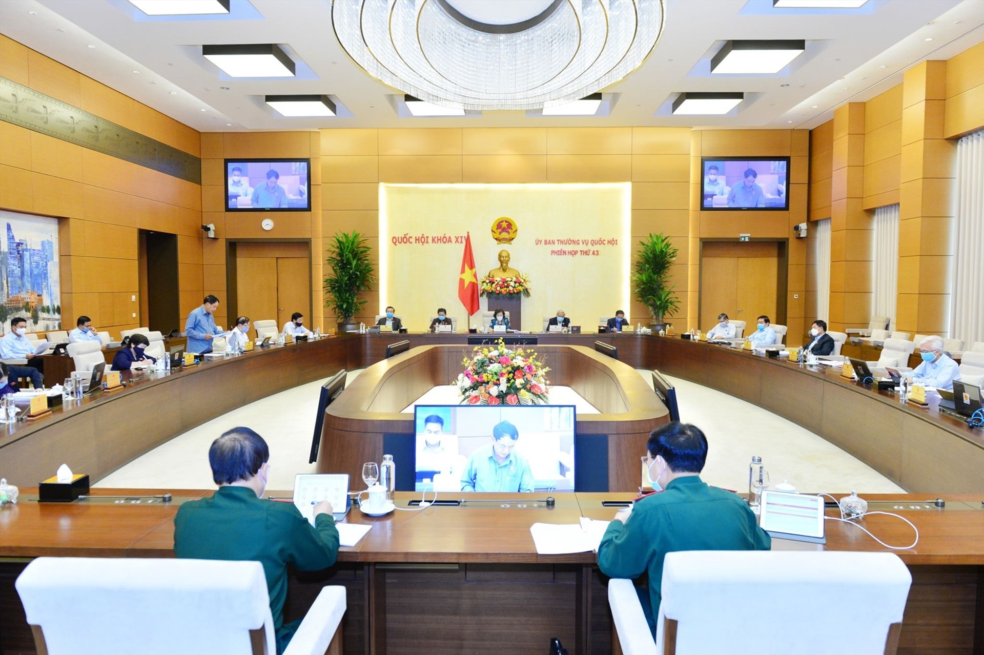 Toàn cảnh phiên họp. Ảnh Gia Hân