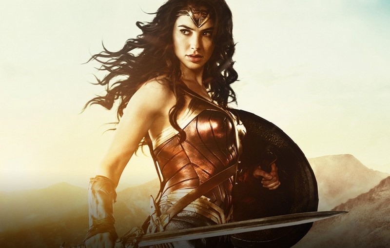 Wonder Woman là 1 siêu anh hùng hư cấu. Ảnh: Tạp chí Elle.
